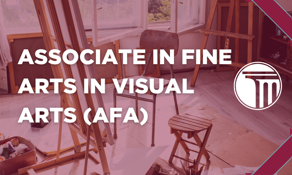 Associate in Fine Arts in Visual Arts (AFA) と書かれたバナー。